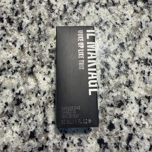 IL MAKIAGE Dual-Tone Foundation Packaging